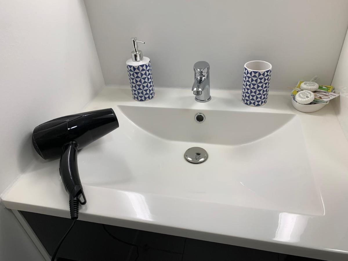 Superlogis Troyes - Le Cadre Vert - Studio Grand Confort - Netflix - Parking Saint-Julien-les-Villas מראה חיצוני תמונה